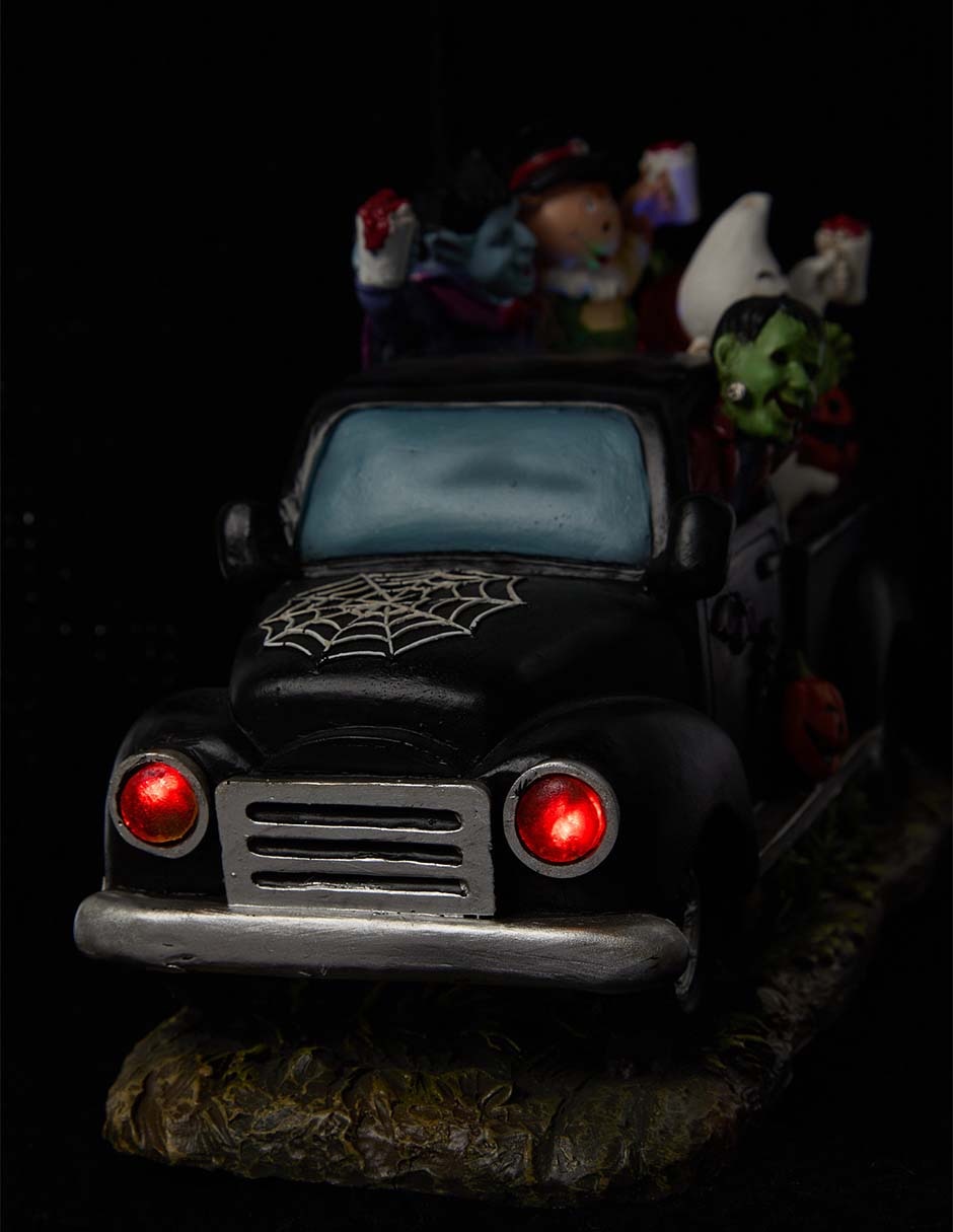 Figura decorativa de Halloween con forma de camioneta 10